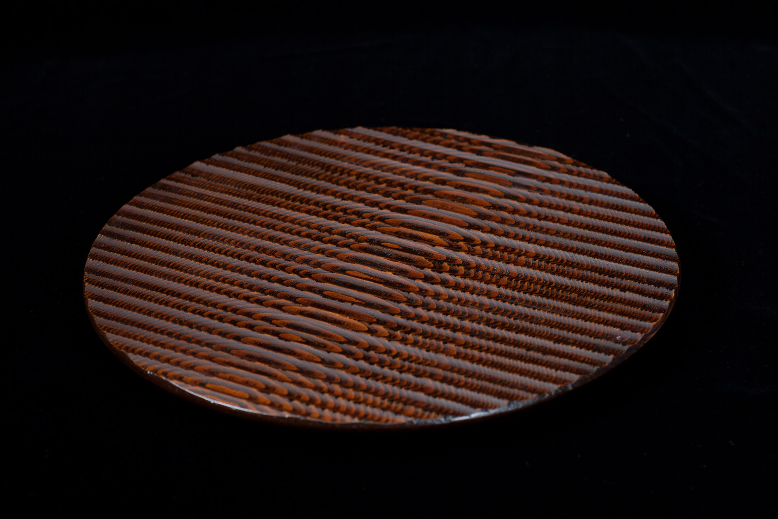 Lacquered Wood Plate (Wave Texture)